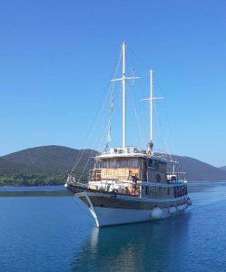 boat and bike Croatia